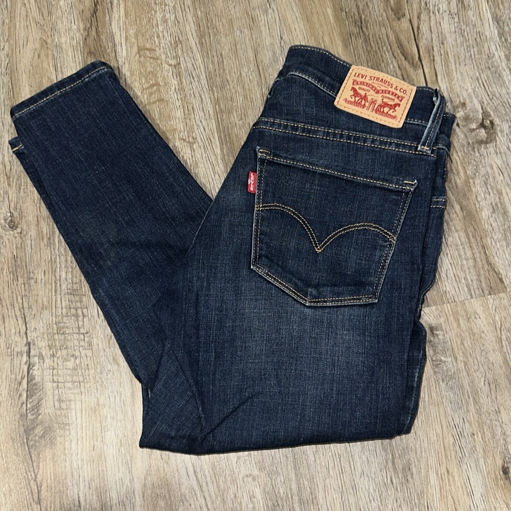 Levi’s 710
